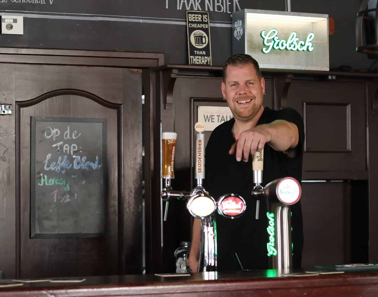 Michel Kok van Cafe D'Aolle Bakkerij in Dalen(Foto Dianne Zandbergen) goed-min