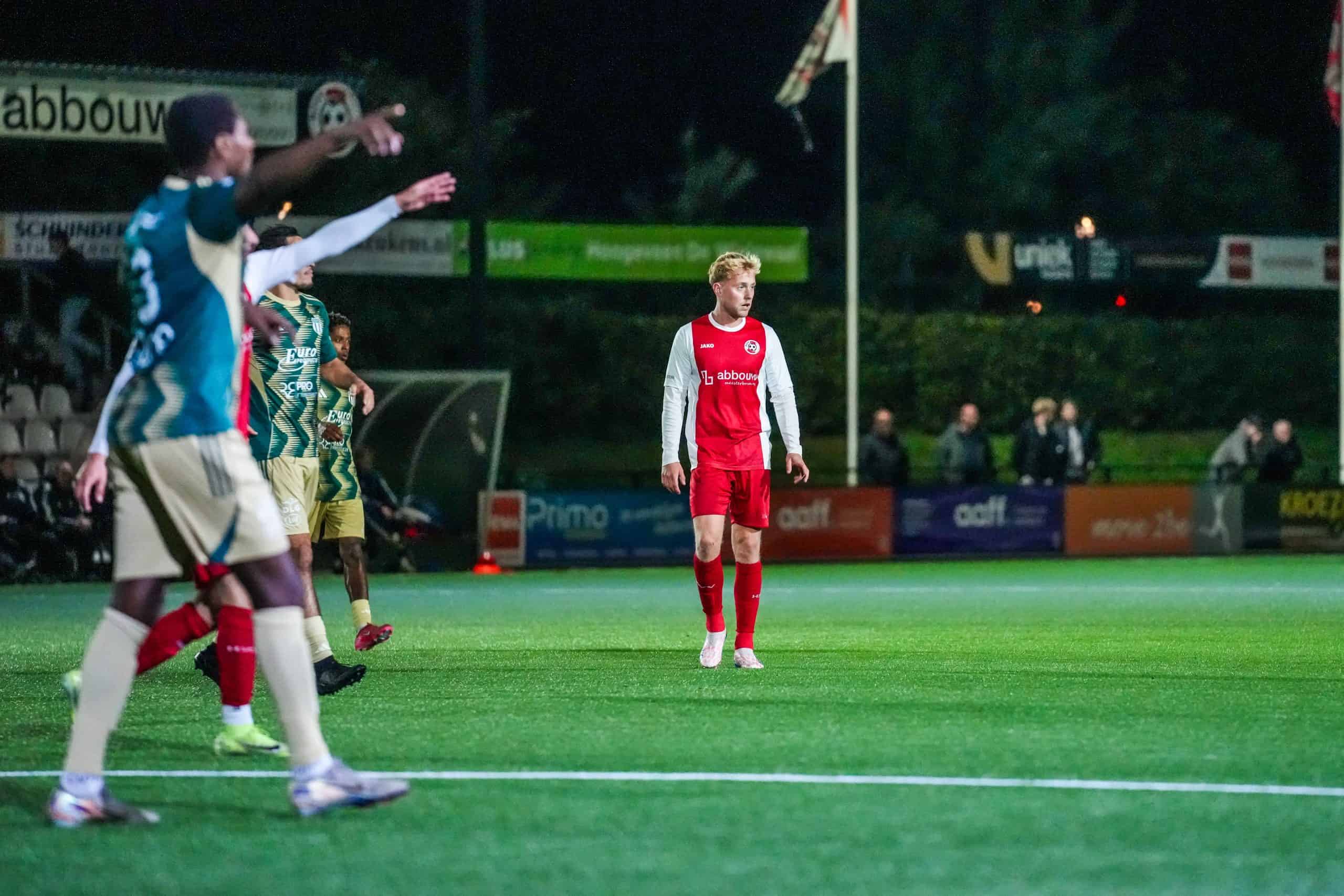 12) Joël Zweerink in het HZVV-shirt